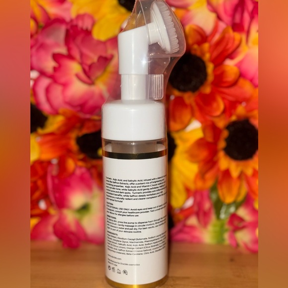 D’OR24K Turmeric Mousse Facial Cleanser - Picture 2 of 2